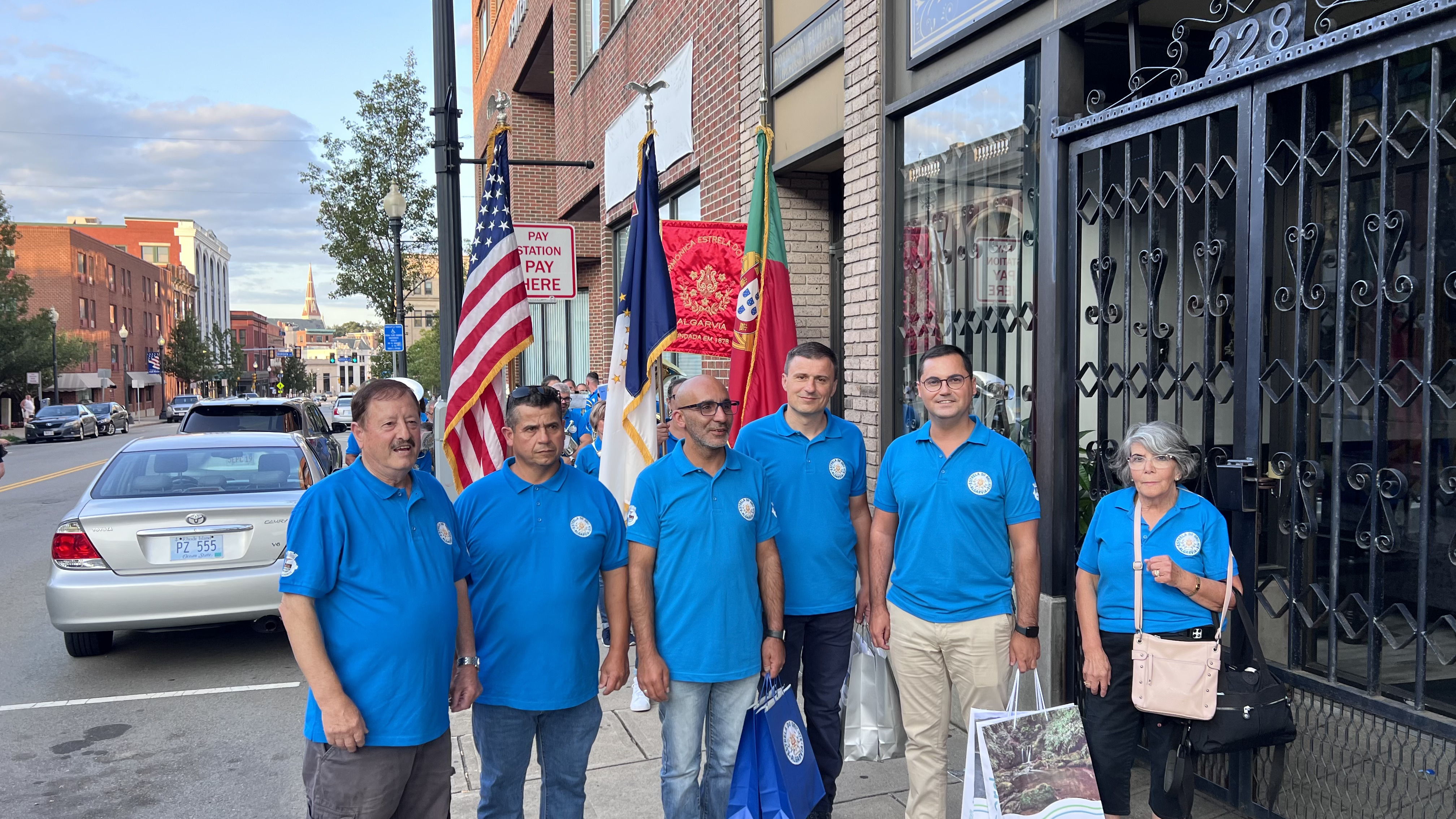 Membros da filarmónica e autoridades locais